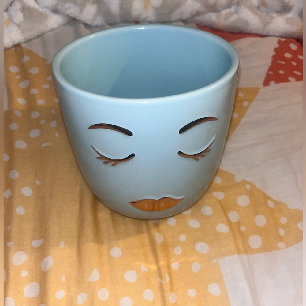 Face Plant Pot